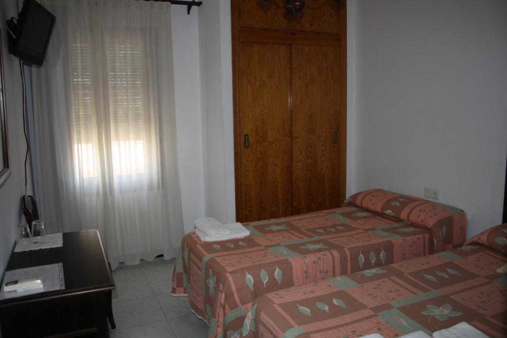 קוניל דה לה פרונטרה Hostal Torre De Guzman חדר תמונה