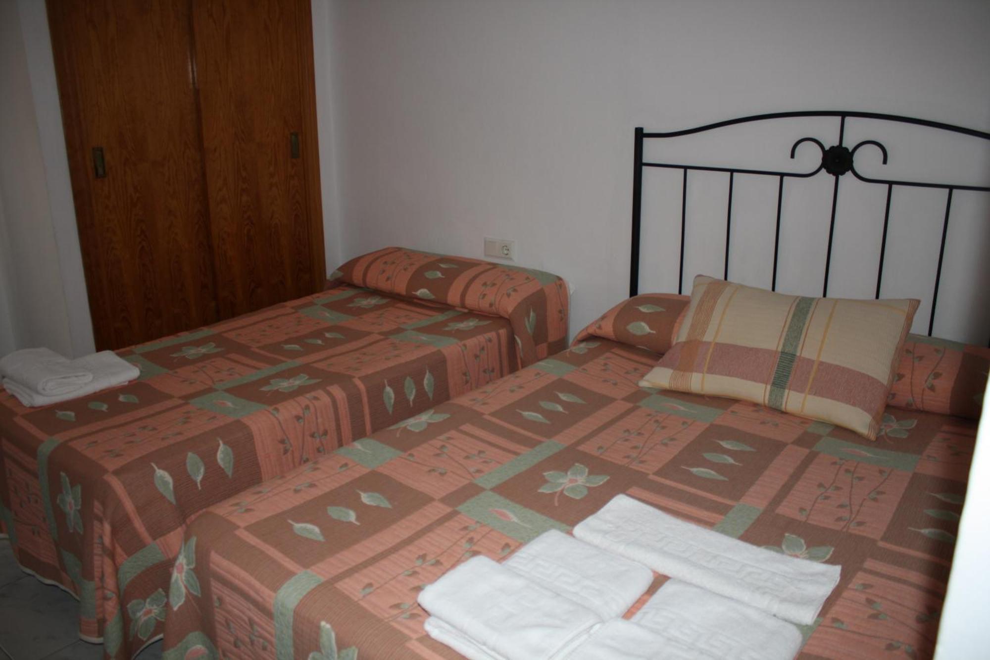 קוניל דה לה פרונטרה Hostal Torre De Guzman מראה חיצוני תמונה
