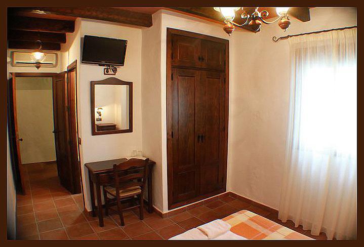 קוניל דה לה פרונטרה Hostal Torre De Guzman מראה חיצוני תמונה