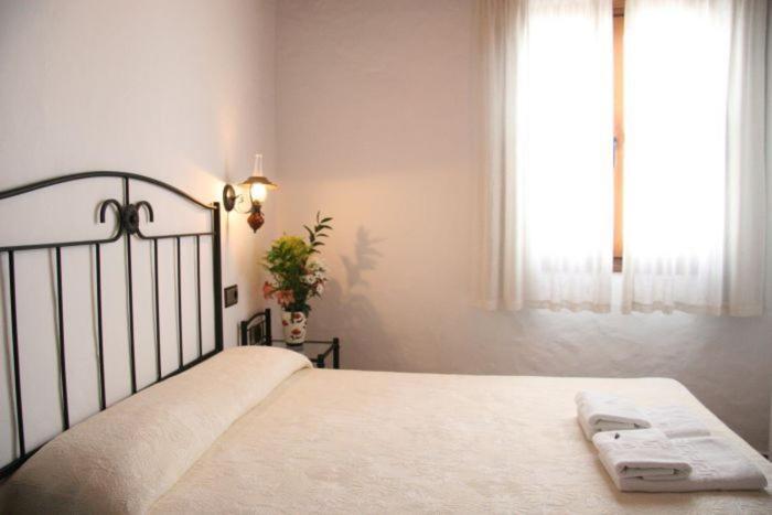קוניל דה לה פרונטרה Hostal Torre De Guzman חדר תמונה